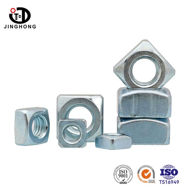 औद्योगिक बन्धन के लिए स्क्वायर नट्स को बेहतर विकल्प क्या बनाता है?