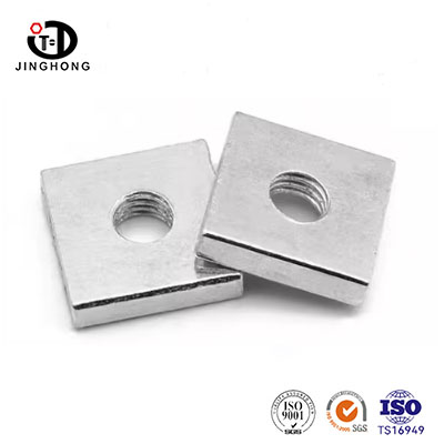 चौकोर पतले मेवे